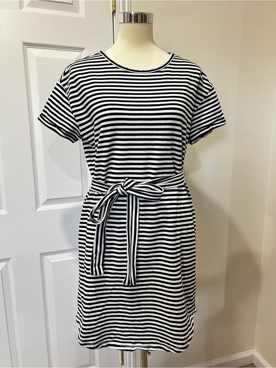 Lucky Brand Dresses & Skirts - Lucky Brand Striped Shirt Dress Tie Waist Size Small Petite Loose Fit White/Blac